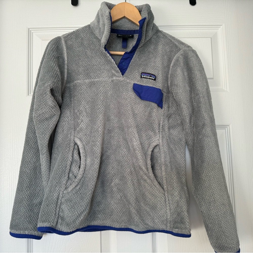 Patagonia snap pull over, soft and plush!